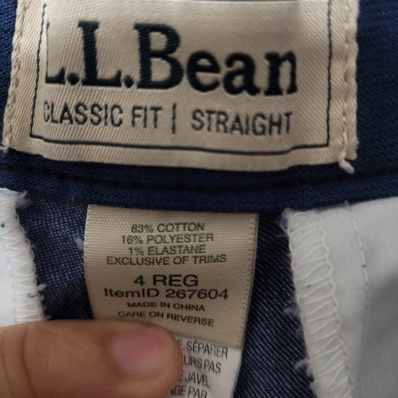 L.L Bean Women’s Classic Fit Medium Wash Denim Jeans Size 4R - Picture 7 of 7